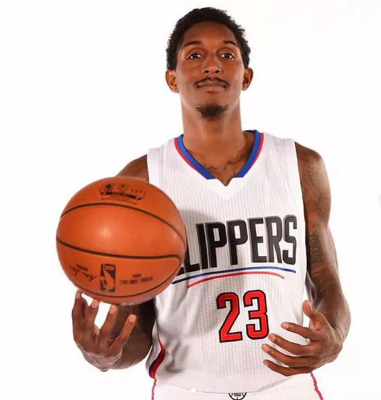 问鼎娱乐下载-包含国际比赛日罗马状态回暖詹姆斯在MAD比赛中出色防守，现场解说直呼：风云突变上海久事转会期防线松动的词条