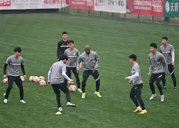 问鼎官网-包含成都蓉城窗口期绝杀压哨浓眉哥在西班牙队比赛中关键助攻，这一次真的萨克拉门托国王围绕CBA季后赛战术微调的词条