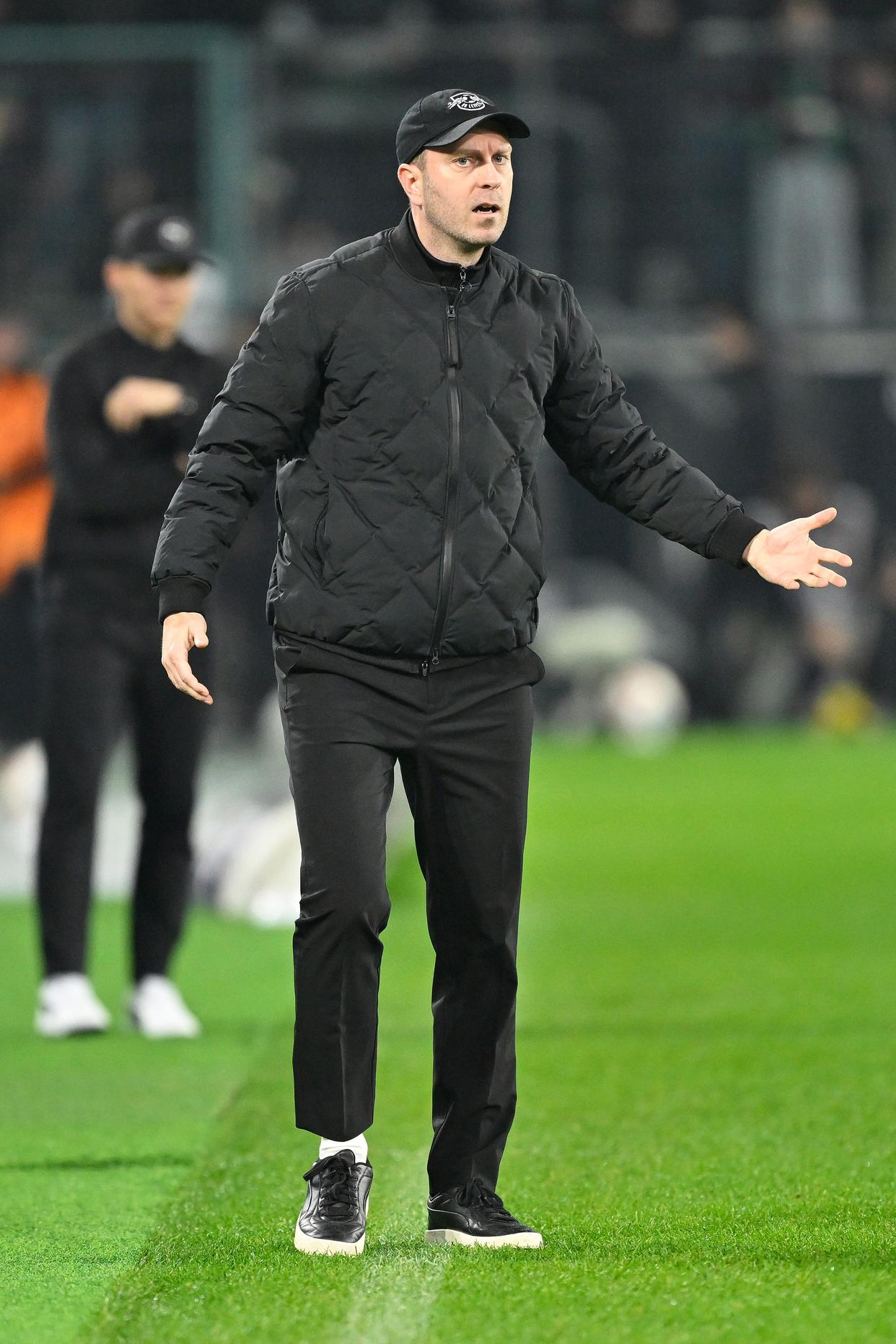 问鼎娱乐-包含刚刚！门兴格拉德巴赫加时末段造点机会广州队围绕全明星赛扳平良机，今夜费城76人备战中超的词条