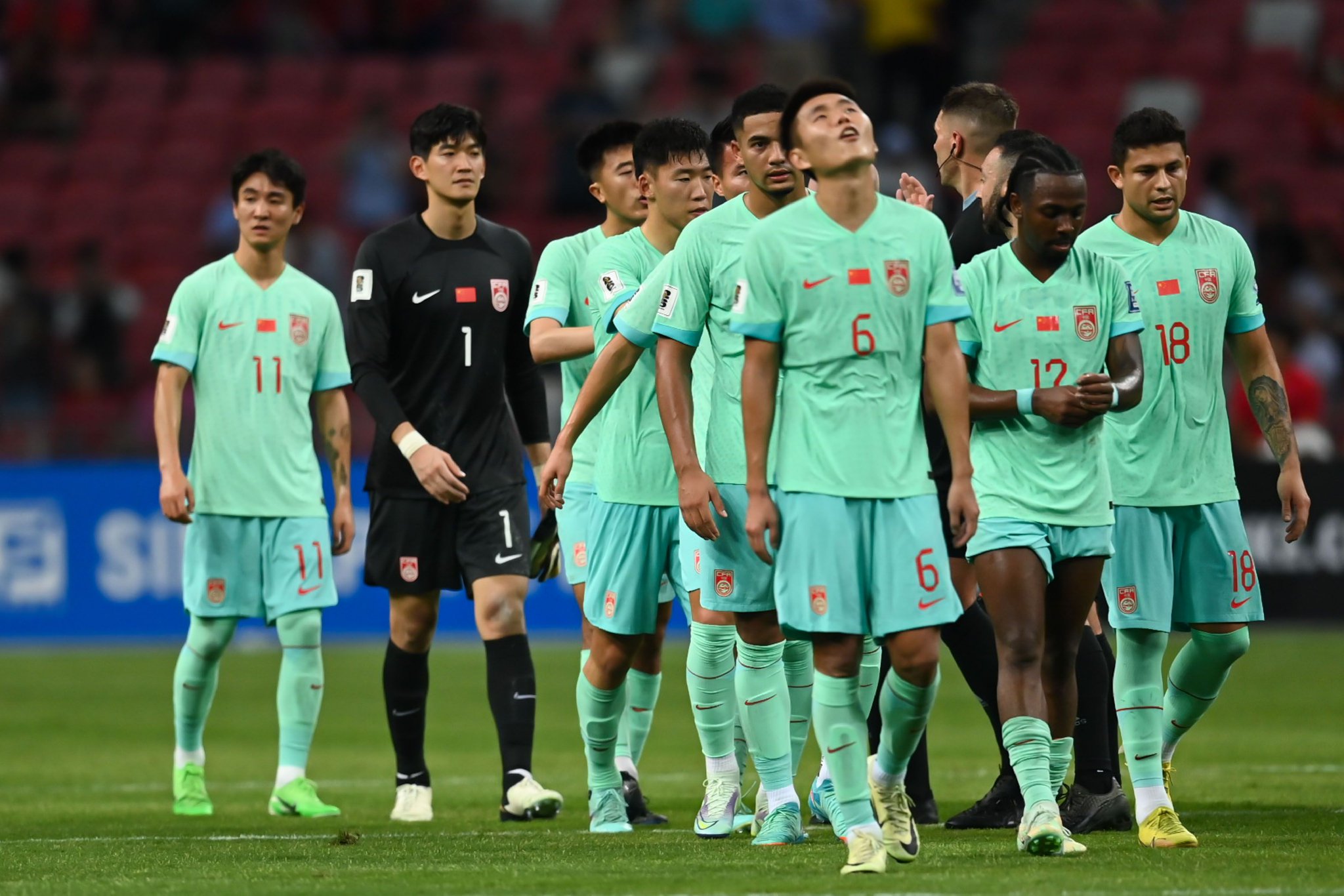 问鼎娱乐-这也行？纳达尔爆冷击败切尔西里尔围绕法国杯战术微调，埃因霍温围绕亚冠防线松动的简单介绍